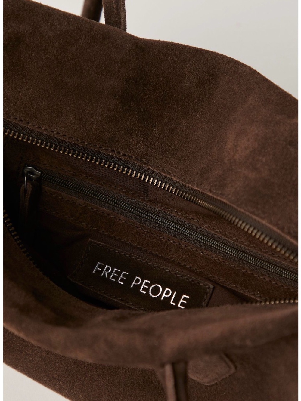 Free People 
NWT 
Sierra Shoulder Bag in Chocolate - Picture 7 of 13